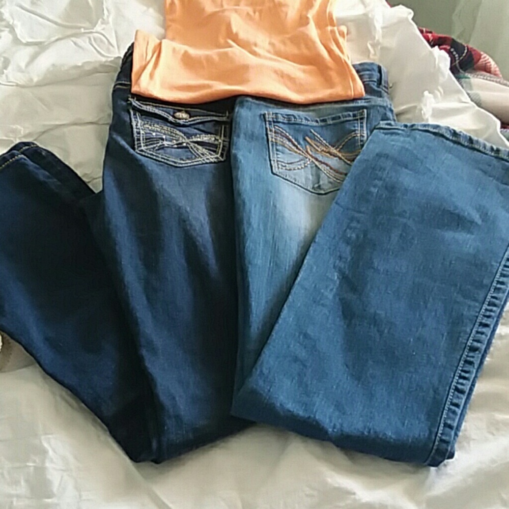 ✌ yes TWO pair of l.e.i. jeans